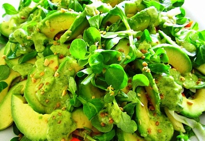 Ensalada de berros con palitos de mar y aguacates Ensalada de berros con palitos de mar y aguacates