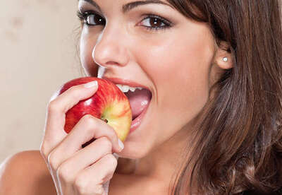 Hábitos alimenticios que nos permiten cuidar de los dientes Hábitos alimenticios que nos permiten cuidar de los dientes