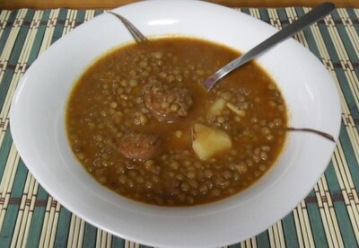 Unas calentitas lentejas con chorizo para este frío Unas calentitas lentejas con chorizo para este frío