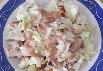 Ensalada de pollo con salsa rosa Ensalada de pollo con salsa rosa