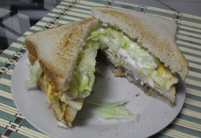 Sandwiches completos, buena cena para los amigos Sandwiches completos, buena cena para los amigos