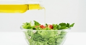 Aliños saludables y bajos en calorías para dejar tu ensalada más nutritiva y sabrosa