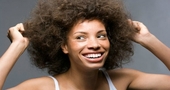 Cómo eliminar la estática o frizz del cabello Cómo eliminar la estática o frizz del cabello