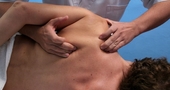 ¿Qué son los masajes neuromusculares y cómo funcionan?