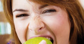 ¿Qué son alimentos detergentes? Conozca los alimentos que eliminan el mal aliento, gingivitis y caries ¿Qué son alimentos detergentes? Conozca los alimentos que eliminan el mal aliento, gingivitis y caries