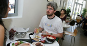 Cómo lograr que los trabajadores coman sano (el ejemplo de Google) Cómo lograr que los trabajadores coman sano (el ejemplo de Google)